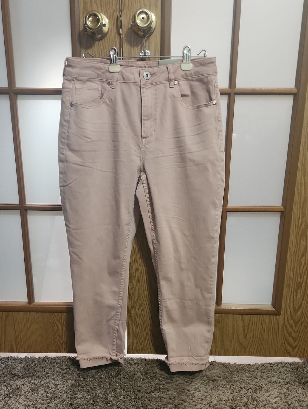 Maurices Women’s Stretch High-Rise Crop Jeans in Dusty Pink Size 11/12 Nwt